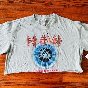 Forever 21 Def Leppard Graphic Cropped Tee